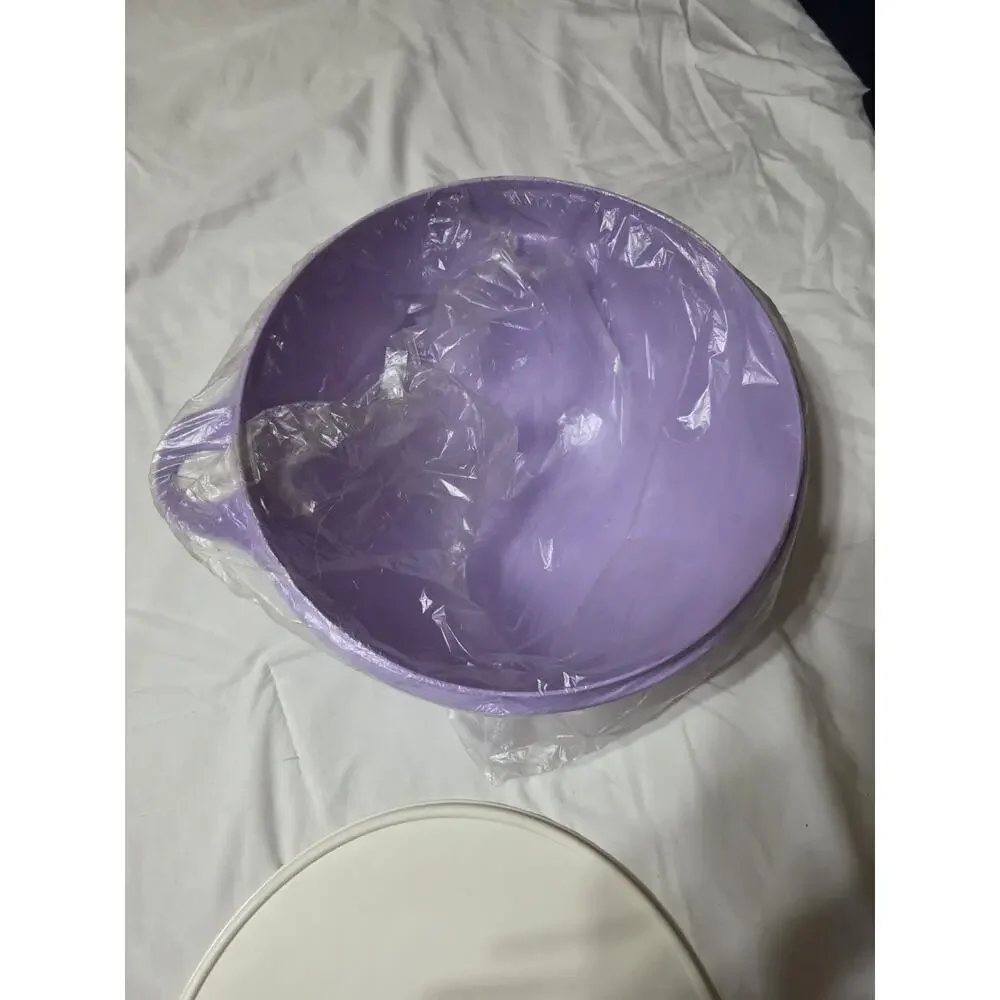 Tupperware Thatsa Bowl 32 Cup (7.8 L) Lilac With White Cover